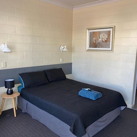Central Point Motel Mount Isa Exterior foto