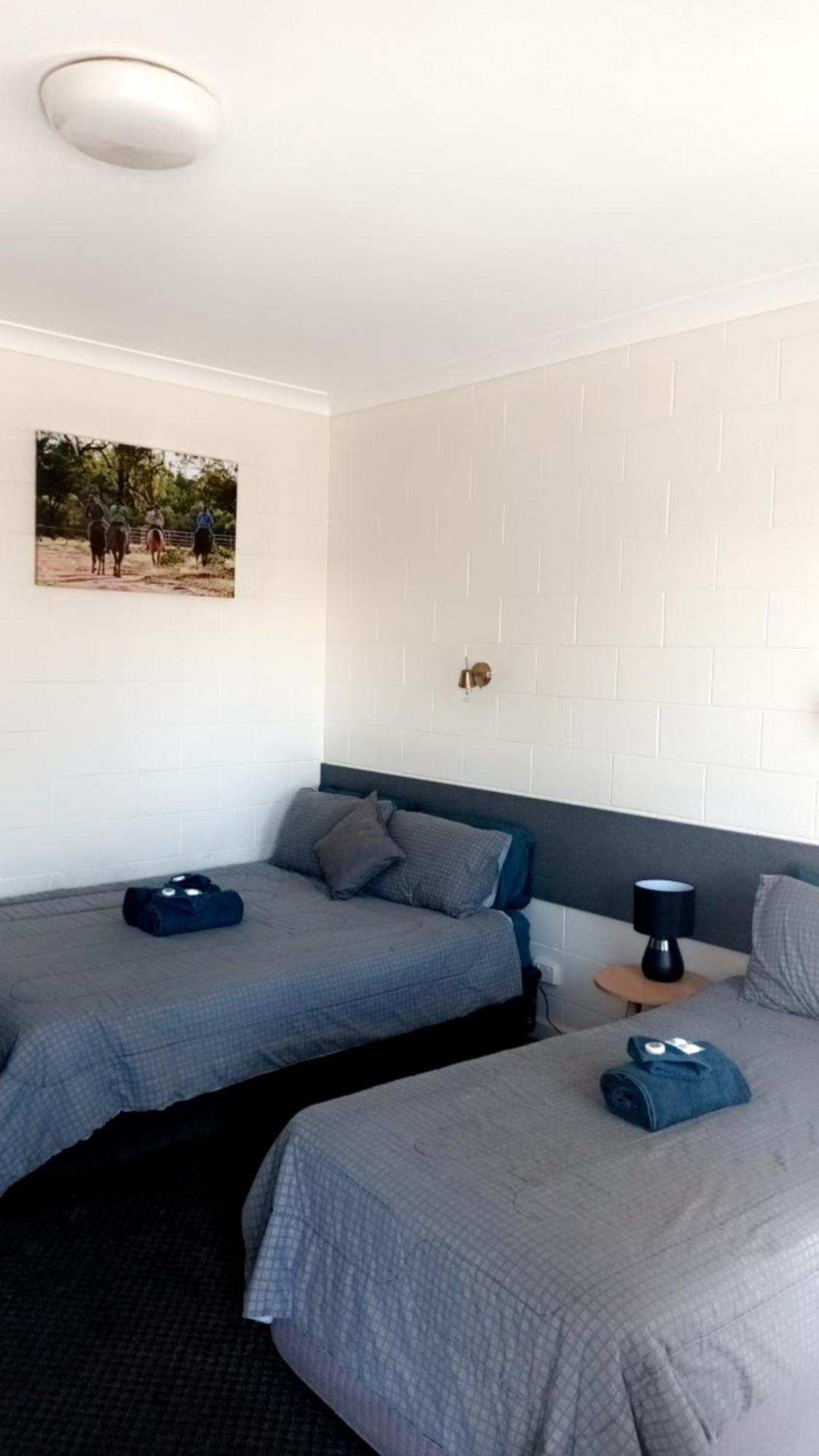 Central Point Motel Mount Isa Exterior foto