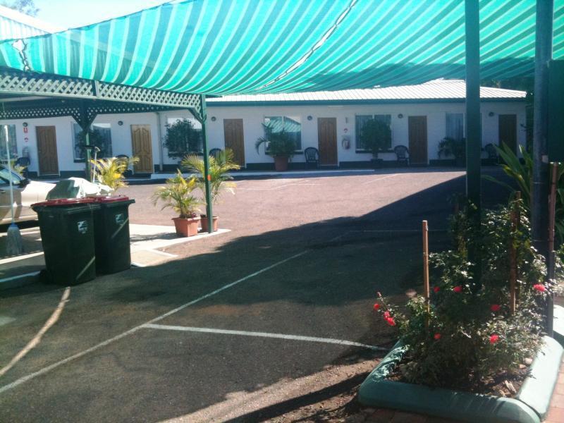 Central Point Motel Mount Isa Exterior foto